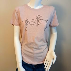 Skating skellies graphic tee